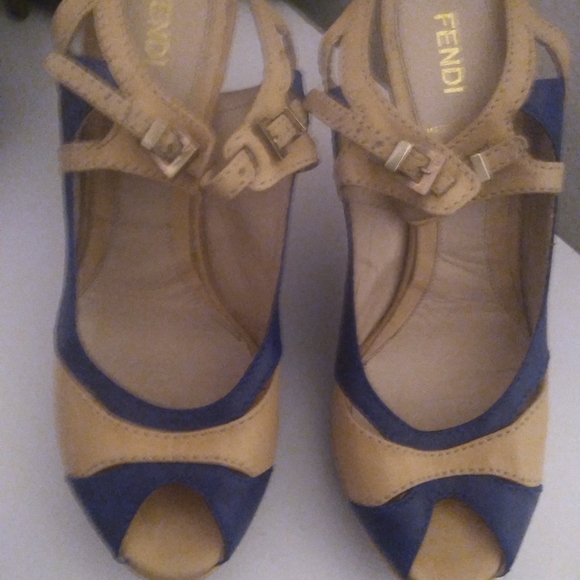 Heels - Picture 7 of 10